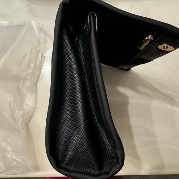 Versace Make Up/On the go bag. - Picture 6 of 9